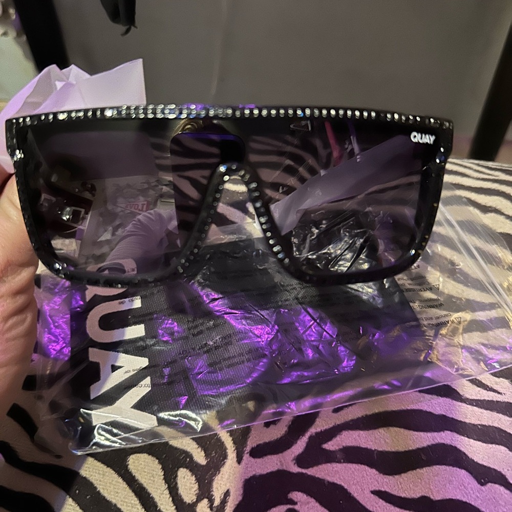 Quay nightfall bling sunglasses
